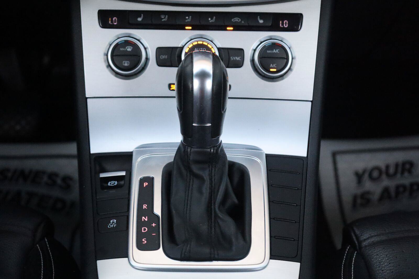 Used 2014 Volkswagen CC R-Line FWD image 40