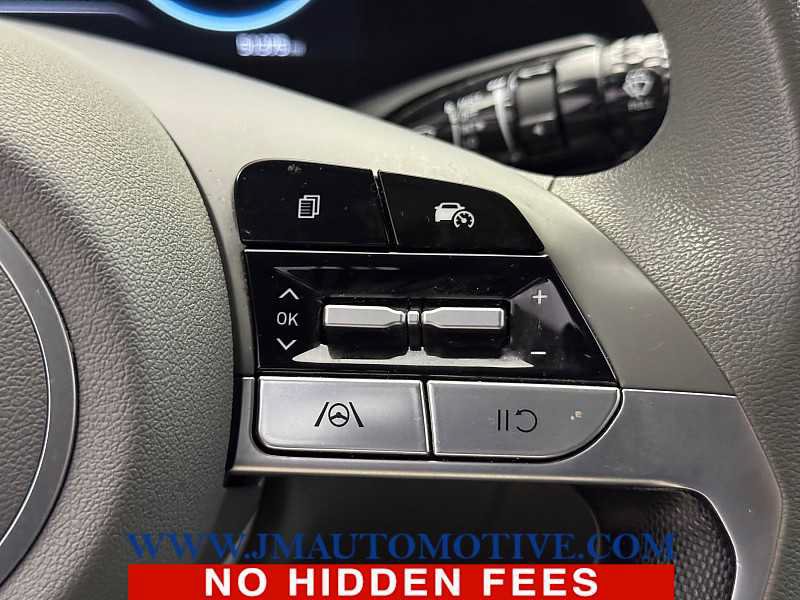 Used 2024 Hyundai Elantra SEL FWD image 37