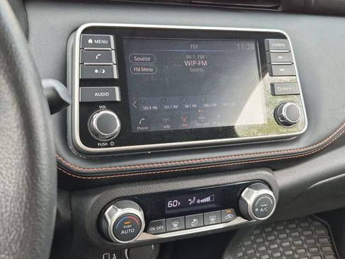 Used 2019 Nissan Kicks FWD image 15