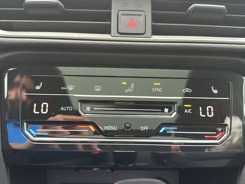 New 2026 Volkswagen Taos SE image 20