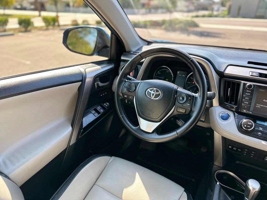 Used 2016 Toyota RAV4 Limited AWD/4WD image 10