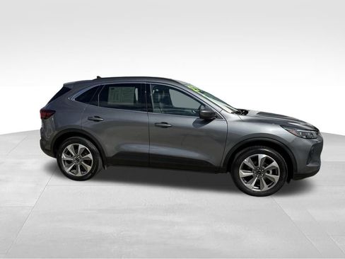 Used 2025 Ford Escape Platinum image 12