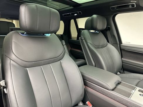 Certified 2025 Land Rover Range Rover Autobiography AWD/4WD image 11