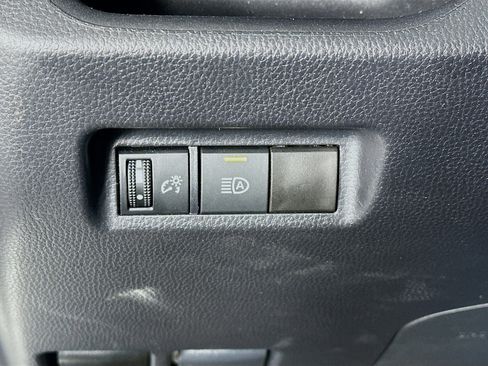 Used 2025 Toyota RAV4 XLE image 17