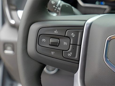 New 2026 GMC Sierra 1500 SLT image 12