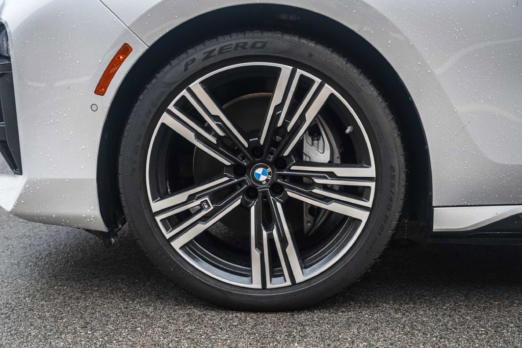 Used 2025 BMW i7 xDrive60 AWD/4WD image 15