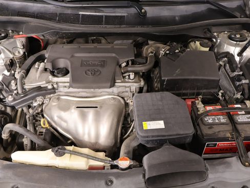 Used 2016 Toyota Camry SE FWD image 18