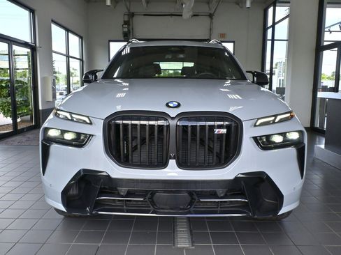 New 2025 BMW X7 M60i w/ Executive Package image 8