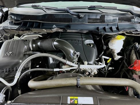 Used 2019 RAM 1500 Big Horn image 36