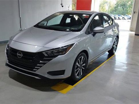Used 2025 Nissan Versa SV w/ Trunk Package FWD image 18