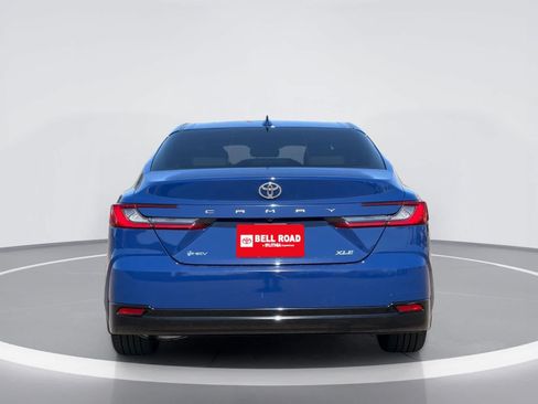 Used 2025 Toyota Camry XLE FWD image 6