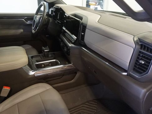 Used 2023 Chevrolet Silverado 1500 LTZ w/ LTZ Premium Package AWD/4WD image 25