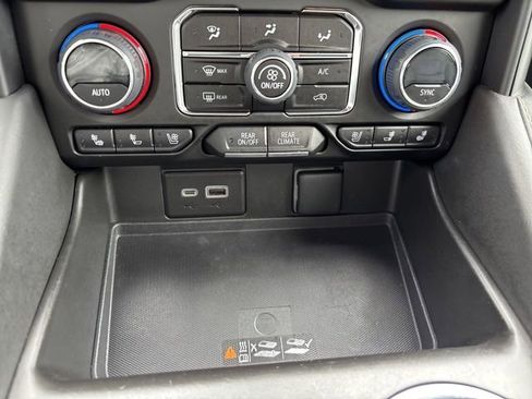 Used 2023 Chevrolet Tahoe Premier AWD/4WD image 26