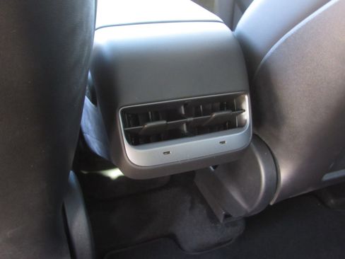 Used 2023 Tesla Model Y Long Range image 14