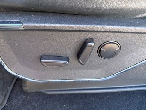 Used 2023 Ford F150 Lariat w/ Trailer Tow Package image 12