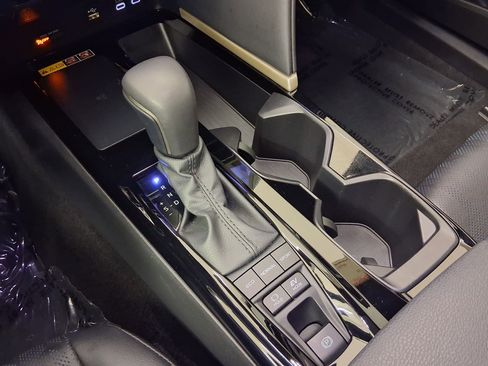 Used 2025 Toyota Camry XSE image 17