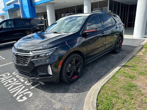Used 2023 Chevrolet Equinox Premier image 2