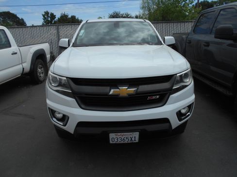 Used 2015 Chevrolet Colorado Z71 AWD/4WD image 2