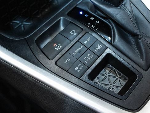 Certified 2025 Toyota RAV4 XLE AWD/4WD image 24
