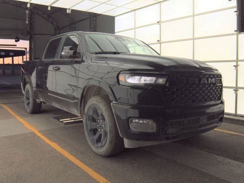 Used 2025 RAM 1500 Big Horn AWD/4WD image 2