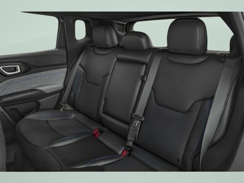 Used 2023 Jeep Compass Limited image 16