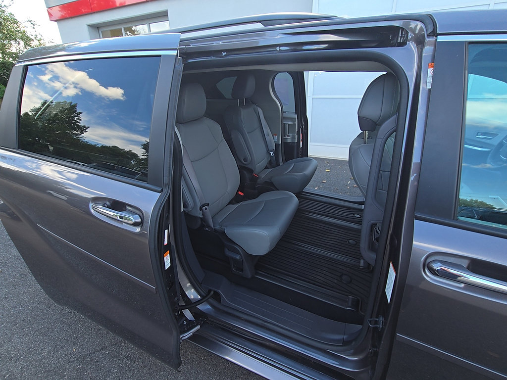 Certified 2024 Toyota Sienna XLE w/ XLE Plus Package AWD/4WD image 21