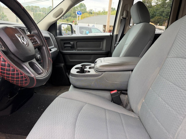 Used 2017 RAM 1500 Express AWD/4WD image 11