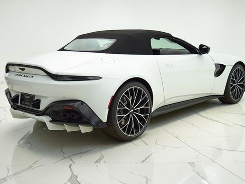 Used 2023 Aston Martin V8 Vantage Roadster RWD image 20