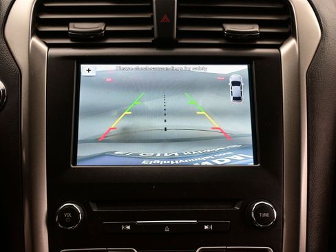 Used 2017 Ford Fusion Energi SE image 19