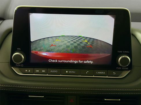Used 2025 Nissan Rogue SV AWD/4WD image 15