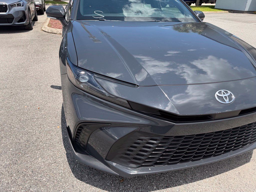 Used 2025 Toyota Camry SE FWD image 13
