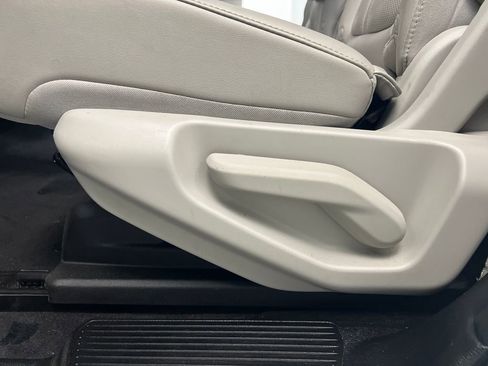 Used 2024 Jeep Wagoneer Series II w/ Flexible Seating Group image 15