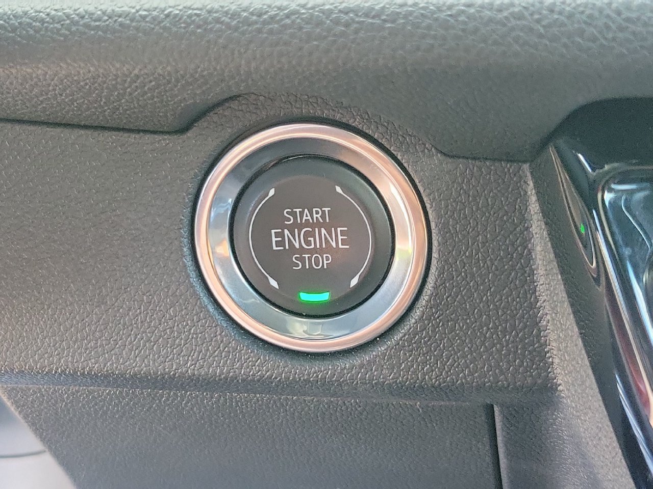 Certified 2026 Chevrolet Traverse LT FWD image 28
