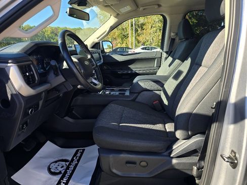 Used 2022 Ford Expedition XLT image 11