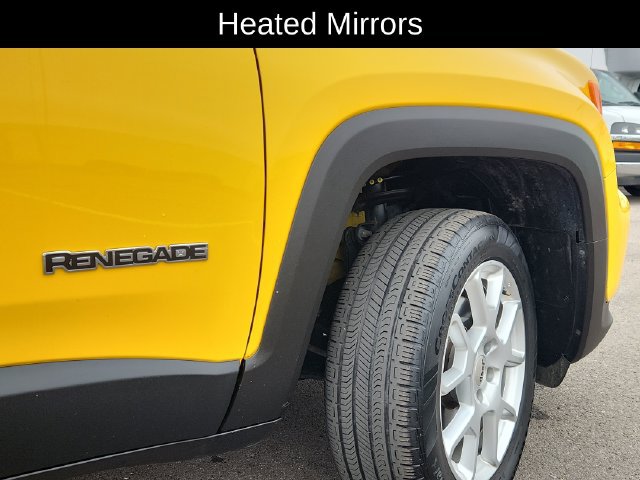 Used 2023 Jeep Renegade Latitude w/ Sun & Fun Group AWD/4WD image 19