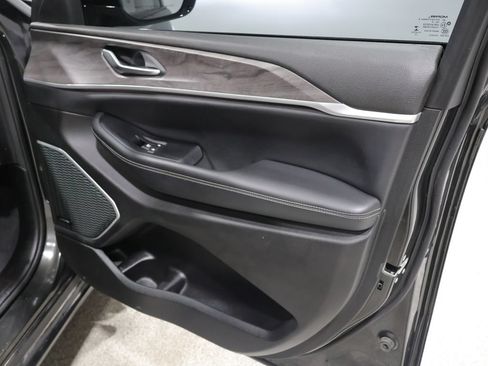 Used 2022 Jeep Grand Cherokee L Limited AWD/4WD image 24