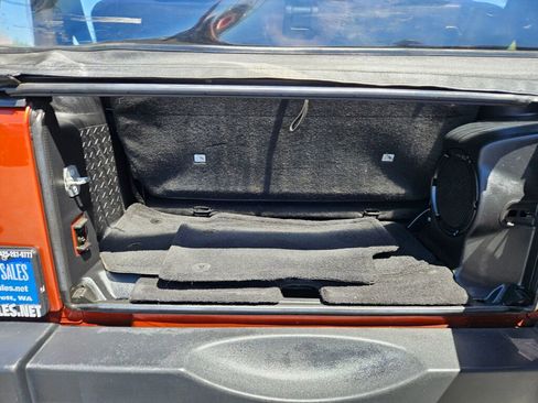 Used 2014 Jeep Wrangler Rubicon image 12