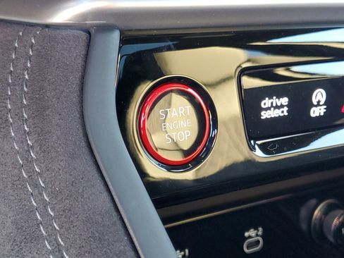 New 2025 Audi SQ5 Premium Plus image 30