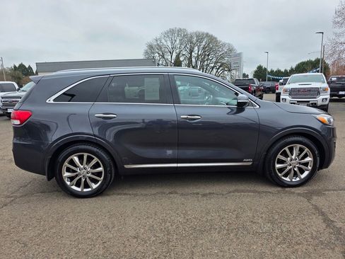 Used 2017 Kia Sorento SX image 5