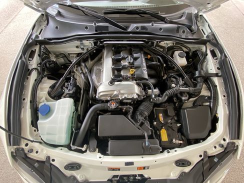 Used 2020 MAZDA MX-5 Miata RF Grand Touring RWD image 38