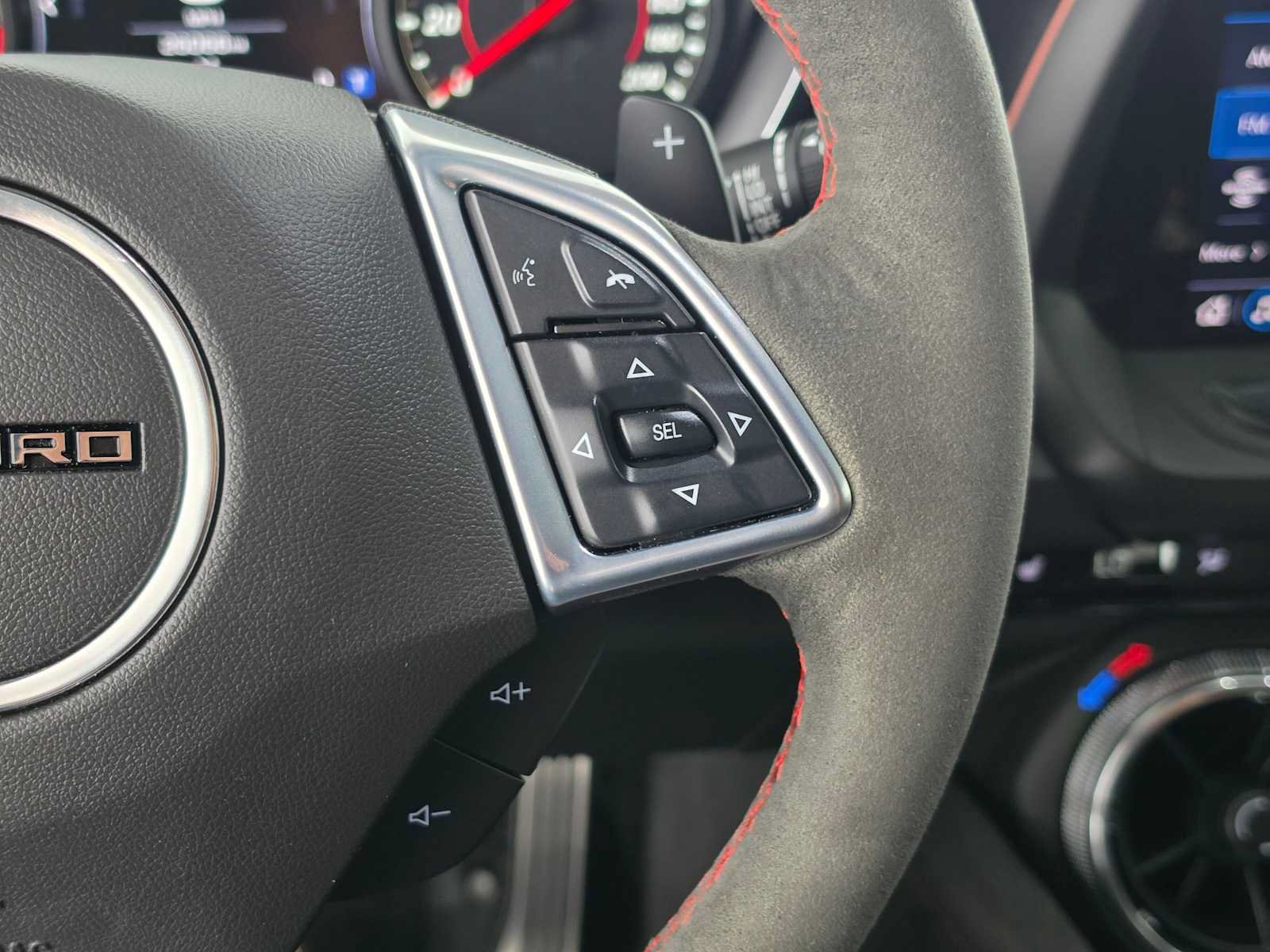 Used 2022 Chevrolet Camaro ZL1 RWD image 27