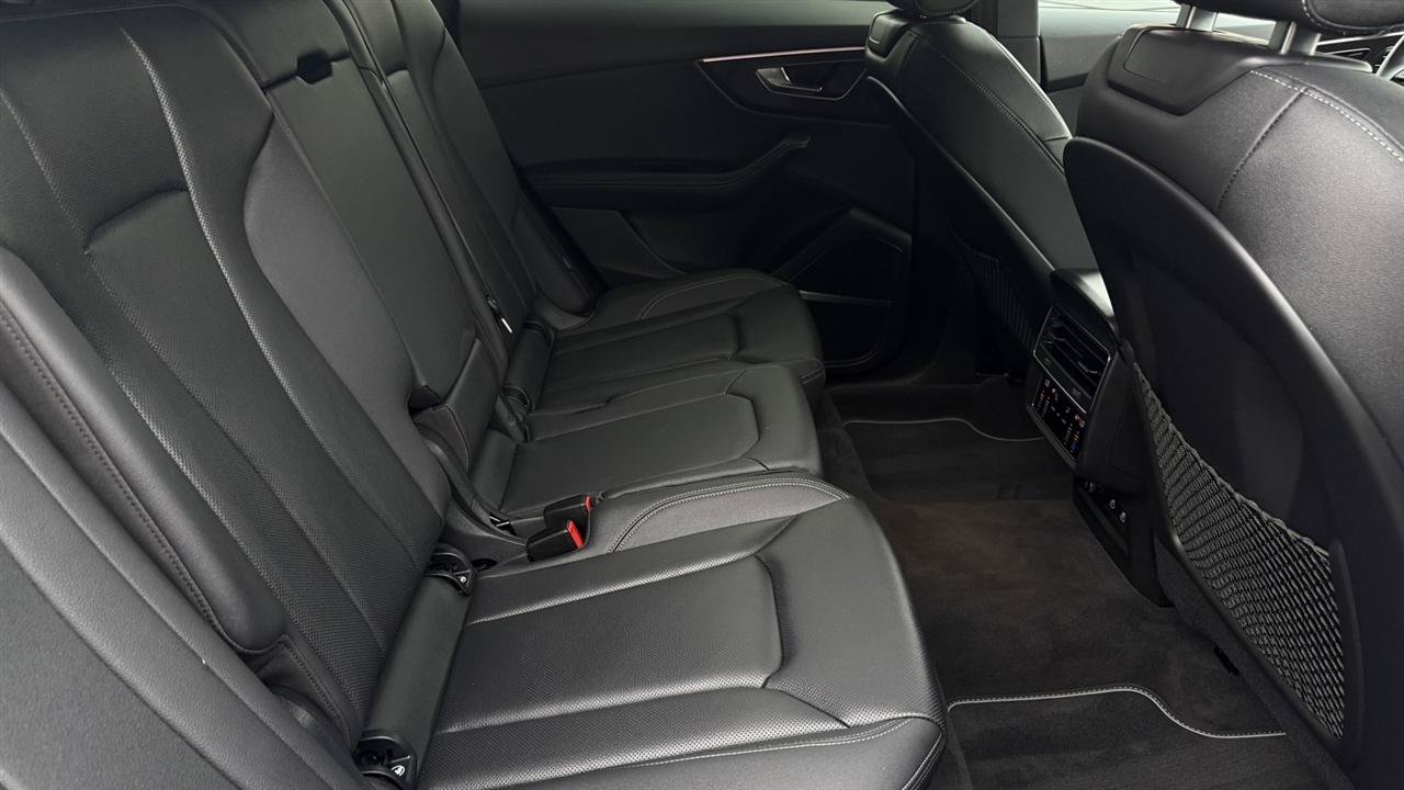 Used 2023 Audi Q8 Premium Plus AWD/4WD image 30