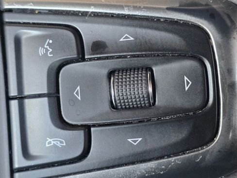 Used 2021 Chevrolet Suburban LT image 11