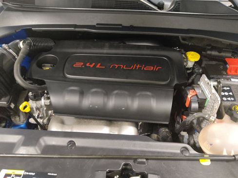 Used 2022 Jeep Compass Latitude AWD/4WD image 30