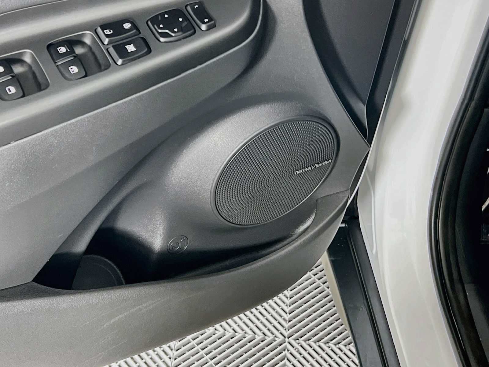 Certified 2023 Hyundai Kona Limited AWD/4WD image 19