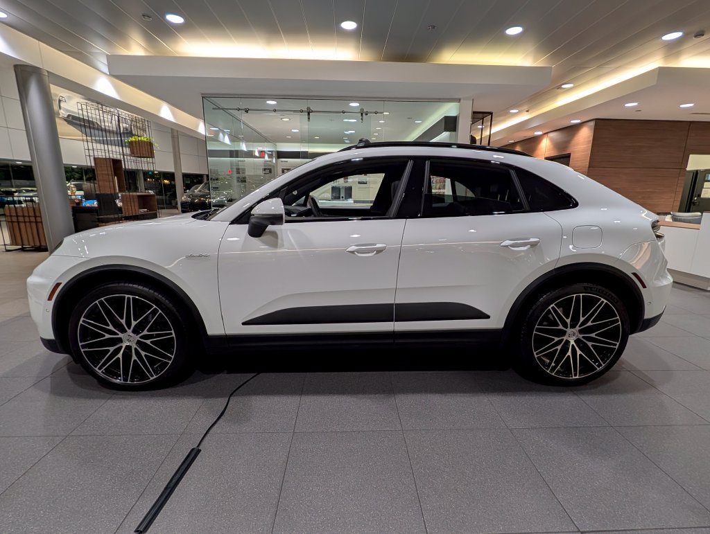 New 2026 Porsche Macan Electric RWD image 2