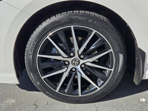 Used 2023 Toyota Camry SE image 9