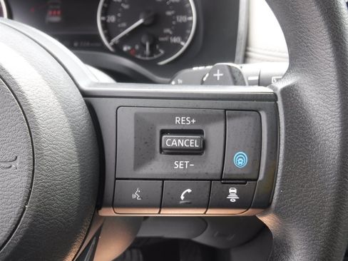 Used 2024 Nissan Rogue SV AWD/4WD image 20