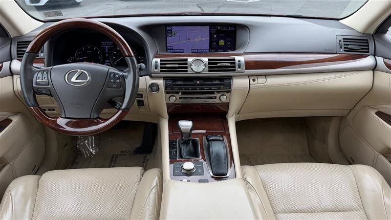 Used 2013 Lexus LS 460 AWD w/ Comfort Pkg image 16