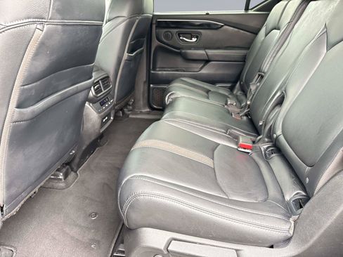 Certified 2023 Honda Pilot Touring image 16
